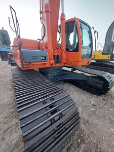 Excavadora Doosan DX300LCA de 30 Toneladas, Usada, con Cucharón Hidráulico para Operaciones en Obras de Construcción - Product Image 3
