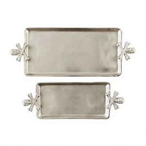 Plateaux décoratifs rectangulaires en métal avec poignées en forme d'os croisés, thème Halloween, lot de 2, style industriel, présentoirs de table, coffrets cadeaux - Product Image 1