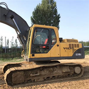 Excavatrice sur chenilles VOLVO EC210BLC d'occasion de haute qualité avec pompes hydrauliques, garantie 1 an, moteur et engrenages importés, prix abordable - Product Image 2