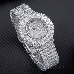 <span class=keywords><strong>Montre</strong></span> en cristal de zircon pour femmes avec logo personnalisable Cadran étincelant Mouvement à quartz Bijoux de mode Montres pour femmes - Product Image 5