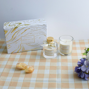 Set di Candele e Diffusori OEM di Lusso con Confezione Elegante - Product Image 1