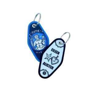 Llavero Tejido Personalizado, Etiqueta de Tela Bordada, Llavero con Logotipo de Doble Cara, Llavero con Letras de Anime, Fábrica OEM - Product Image 1
