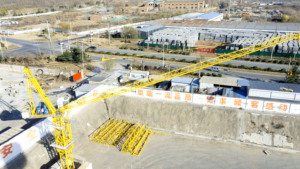 עגורן צריח מסתובב מדגם DAHAN D4015-6T בעל כושר הרמה של 6 טון, אורך זרוע 40 מטר, גובה הרמה מקסימלי 99 מטר, לשימוש בבנייה, מנוע PLC - Product Image 5