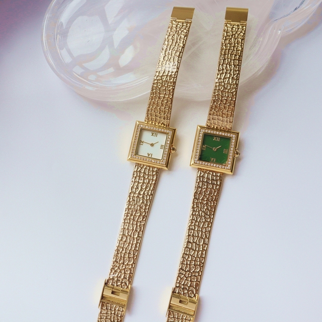 2026 New Vintage Luxury Square Dial Women Quartz Watch Crocodile Texture Mesh Strap Elegant Ladies Wrist Watch