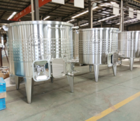Fermenteur à ouverture supérieure de 3000 L en acier inoxydable 304 avec chemise de refroidissement à alvéoles pour la fermentation du vin rouge, du brandy et du cidre en cave à vin