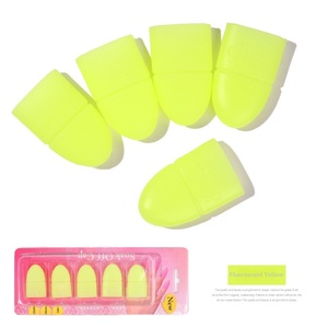 Nouveaux outils de nail art : Gants de protection en silicone souple pour dissolvant de vernis à ongles et résine, forme goutte d'eau, lot mixte de 6 couleurs - Product Image 6