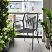 Chaise de salle à manger empilable en aluminium avec tressage en corde, utilisée dans les restaurants
