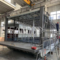 Fabricants de maisons flottantes préfabriquées solaires aquatiques OEM/ODM 11m /36ft, villa ponton, kit flottant de luxe en aluminium à vendre