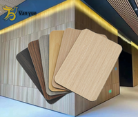 Panneaux muraux en PVC WPC avec placages de bois de charbon de bambou, modernes, ignifuges, imperméables, insonorisants, écologiques, pour le commerce et le divertissement