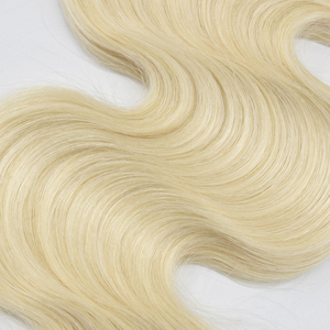 Bombshell 613 Platinum Body Wave Tape-In Hair |   <span class=keywords><strong>Cheveux</strong></span> blonds glacés pour une longueur et un volume ultimes - Product Image 4