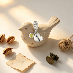 Bracelet Quotidien Personnalisé avec Breloque Cœur Gravée, Perle en Cuivre, Zircon Pierre de Naissance Ronde et Anneau, Cadeau d'Amour Familial - Product Image 2