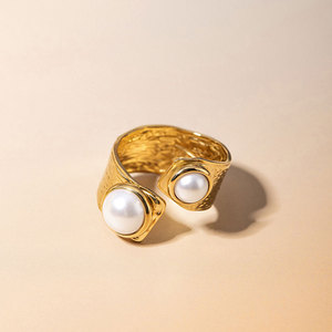 แหวนแฟชั่นมุกน้ำจืดแท้สำหรับผู้หญิง ชุบทองคำแท้ 14k 18k ไม่หมอง คงทน ผลิตจากสแตนเลสสตีล 316L - Product Image 3