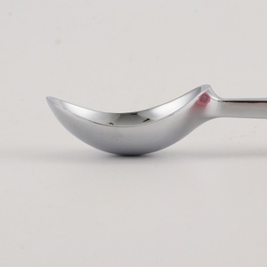 Cuchara para Helado de Aleación de Zinc Sostenible, Directo de Fábrica, Cuchara Manual Resistente para Helado Duro y Fruta - Product Image 5