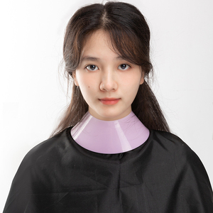 Protège-cou en silicone réutilisable de haute qualité, imperméable et anti-éclaboussures pour les soins capillaires à domicile (vente en gros) - Product Image 1