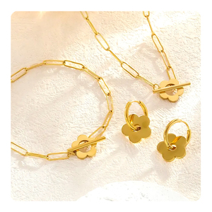 ชุดเครื่องประดับดอกไม้สแตนเลสชุบทอง 18K |   สร้อยคอ สร้อยข้อมือ และต่างหู ดีไซน์ดอกพลัม |   ป้องกันการแพ้และทนทาน - Product Image 1