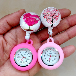 <span class=keywords><strong>Orologio</strong></span> da Tasca Retrattile Creativo con Clip per Infermieri e Medici, Design con Cuore, <span class=keywords><strong>Vita</strong></span>, Alberi, Colorato, Regalo per Ospedale - Product Image 1