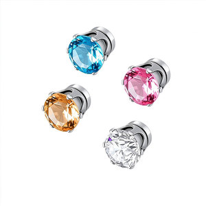 Pendientes de clip elegantes de acero inoxidable con circonita, antideslustre, con imán plano en la parte posterior, para mujer. - Product Image 1