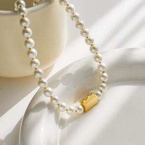 Luxe Haute Qualité Perle D'eau Douce Petit Cube 18k Plaqué <span class=keywords><strong>Or</strong></span> En Acier Inoxydable Pendentif Femmes Mode Bijoux Colliers - Product Image 3
