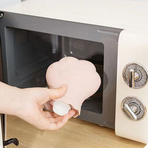 Nouvelle bouteille d'eau chaude en silicone double usage pour la maison, design mini patte de chat de dessin animé, ours, à remplir d'eau chaude - Product Image 6