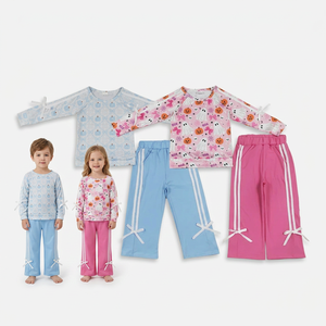 ชุดเสื้อเชิ้ตลายปักลายทางสำหรับเด็กผู้ชายพร้อมกางเกงสีพื้น - Product Image 5