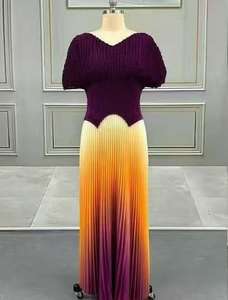 GX5185 2025 moda abbigliamento donna estate Boutique manica corta irregolare t-shirt e plissettata <span class=keywords><strong>Maxi</strong></span> gonna 2 pezzi - Product Image 4