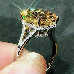Anello con design quadrato a quattro punte, stile elegante, per donna - Product Image 4
