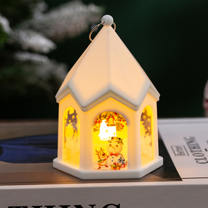 Lanterne LED de Noël 3D triangulaire jaune, à intensité variable, écologique, indice IP33, en plastique ABS, à piles, éclairage intérieur - Product Image 3