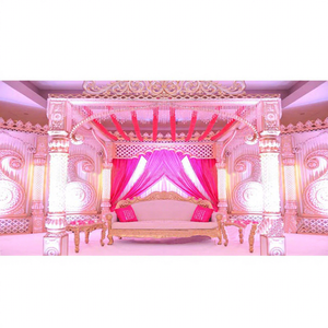 Fabricant de Mandaps Traditionnels Indiens pour Mariages – Dernières Nouveautés : Piliers Mandaps en Fibre Blanche Style Bollywood, Décoration à Prix Raisonnables - Product Image 1