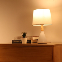 Lampe de chevet style mixte en acier et bois E27, support en bois, abat-jour, lampe de table de chevet pour chambre d'enfant, prix d'usine