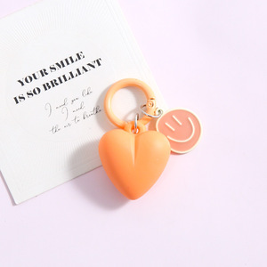 พวงกุญแจรูปหัวใจเคลือบสีลูกกวาด ดีไซน์หน้ายิ้ม สำหรับผู้หญิง - Product Image 6