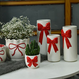 Franse stijl keramische boogvaas voor bloemstukken in de slaapkamer of aan de eettafel, geschikt voor gedroogde bloemen. - Product Image 3