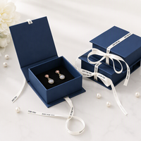 Boîte cadeau rigide bleu marine avec ruban pour bijoux, logo personnalisé
