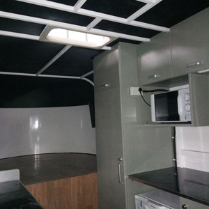 Remolque para Caballos de Triple Eje HERUI, con Certificación DOT, de Aluminio, con Compartimento para Equipo, Resistente a la Intemperie, Transporte Equino Cómodo - Product Image 5