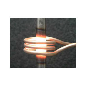 Máquina de inducción de alta potencia para aplicaciones industriales en fábricas que permite un calentamiento rápido y un funcionamiento energéticamente eficiente - Product Image 1