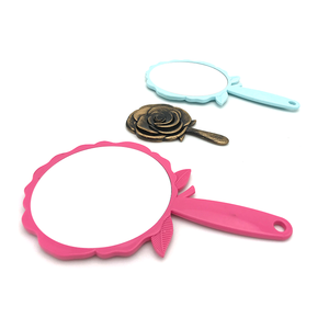 Commercio all'ingrosso universale prezzo competitivo OEM di plastica <span class=keywords><strong>vintage</strong></span> rose tenuto in mano <span class=keywords><strong>specchio</strong></span> per il <span class=keywords><strong>trucco</strong></span> con manico - Product Image 1