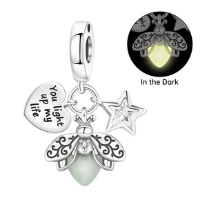 Colgante de luciérnaga en forma de corazón que brilla en la oscuridad, accesorio original de alta gama para pulseras DIY, venta al por mayor (estilo femenino) - Product Image 1