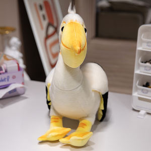 Peluche Animale - Compagno di Consolazione - Giocattolo in Peluche Ultra Morbido a Forma di Uccelli - 25cm 3 Assortiti Uccelli Realistici: Gufo, Struzzo e Pellicano - Product Image 4