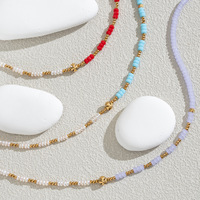 Collier de perles d'eau douce naturelles, collier ras du cou avec perles colorées, charme en croix en acier inoxydable plaqué or 18 carats, bijoux faits à la main pour femmes