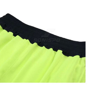 Uniforme de basket-ball personnalisé pour hommes dernière conception ensemble de vêtements de sport en taille XS en polyester respirant bas quantité minimale de commande avec impression de logo - Product Image 5