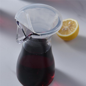 Jarra transparente para bebidas Rong An de 500 ml con tapa para servir agua fría, jugo y cócteles - Product Image 2