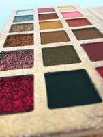 Palette de fards à paupières métalliques multichromes 18 couleurs, haute pigmentation, résistante à l'eau, avec logo personnalisé pour marque privée