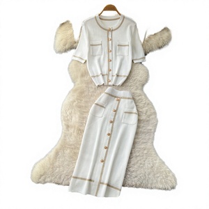 Ensemble deux pièces jupe mi-longue en maille unie pour femme, style décontracté respirant à manches courtes pour l'été - Product Image 3