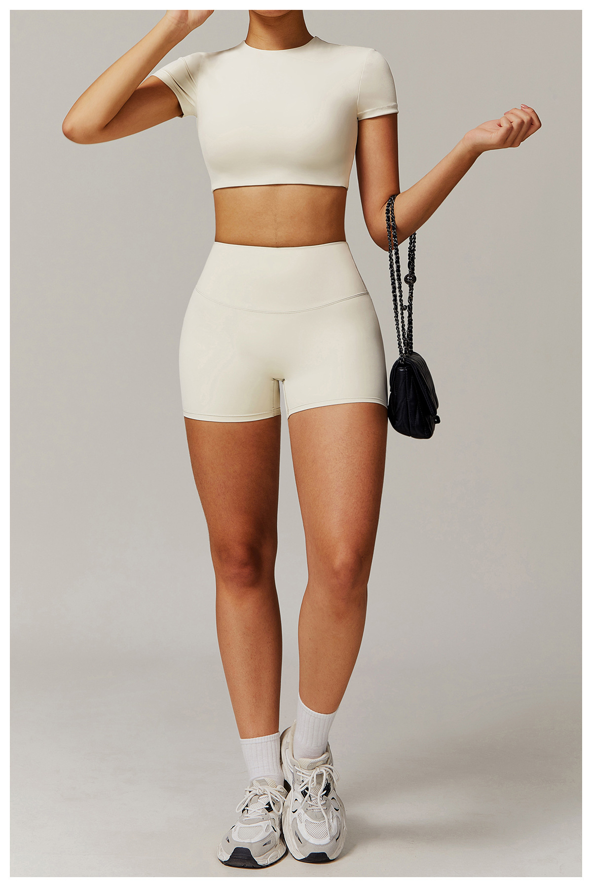 Plus-Size Activewear Top: side profile showing stretch, rise and leg-opening fit