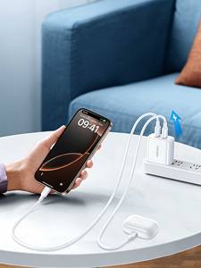 Chargeur mural double USB-A UGREEN 10,5 W avec charge rapide 2,1 A pour smartphones, tablettes et écouteurs - Product Image 4