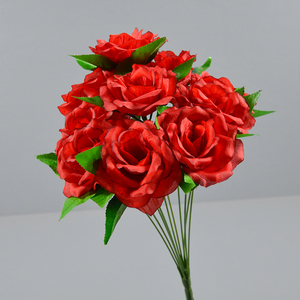 Bouquet di Rose Finte Piccole in Seta a 7 Teste con Foglie di Eucalipto da Spaccio Aziendale per Decorazione Casa Ufficio e Matrimonio - Product Image 4