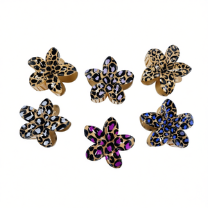 Fermaglio per capelli con stampa leopardata e fiore di frangipani da 8 cm, accessorio per donna - Product Image 2