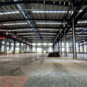 Atelier métallique avec supports de structure modulaire pour une installation rapide et une disposition flexible pour les lignes de production. - Product Image 6