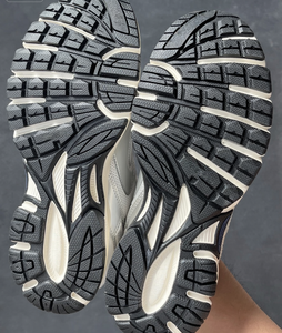 <span class=keywords><strong>Scarpe</strong></span> Sportive di Lusso per <span class=keywords><strong>Uomo</strong></span> e Donna Saucny Oni 9, <span class=keywords><strong>Scarpe</strong></span> da Corsa Outdoor con Assorbimento degli Urti, Resistenti all'Usura, Suola Spessa, Argento - Product Image 4