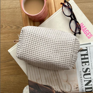 Trousse de maquillage en coton gaufré avec logo brodé personnalisé trousse de toilette multifonction pour cadeau de mariage - Product Image 4