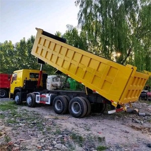 <span class=keywords><strong>Camion</strong></span> benne basculante lourd d'occasion Sinotruck HOWO 8x4 12 roues 4 essieux 371HP Diesel Manuelle pour l'exploitation minière en Afrique - Product Image 4